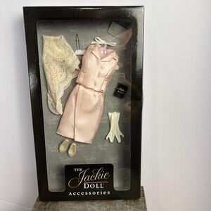 Franklin Mint Jackie Doll Accessories Visit to Rome and the Vatican Pink Suit